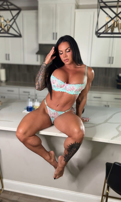 Nikki Esposito Chokehold